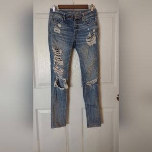 🍁American Eagle tomgirl distressed/ripped jeans. Size 0/1